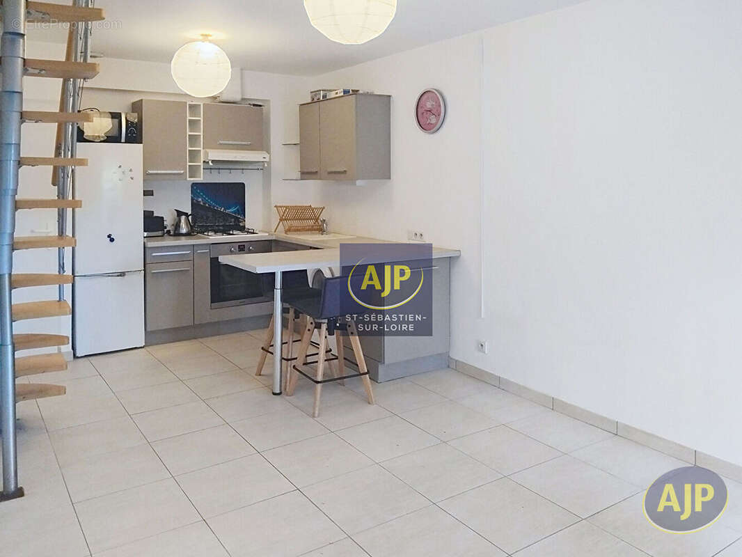 Maison à SAINT-SEBASTIEN-SUR-LOIRE