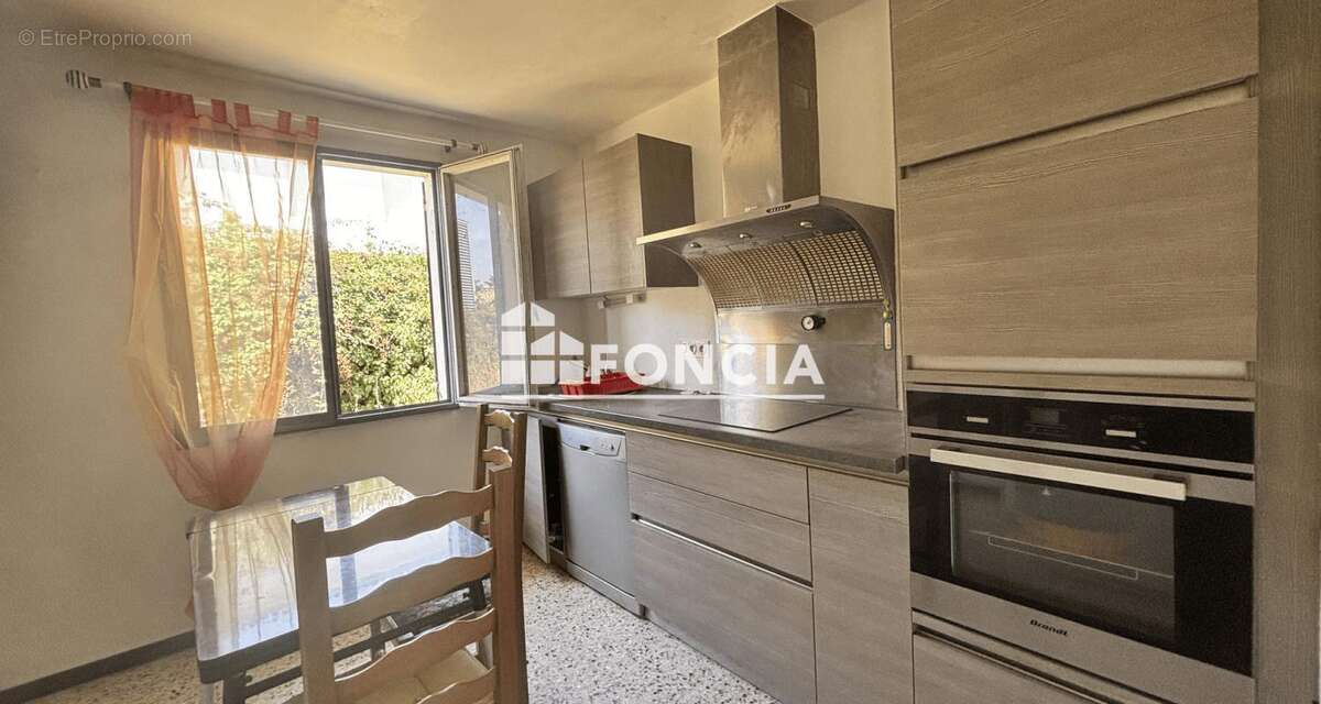 Maison avec fort potentiel au cœur de Bouillargues – Terrain constructible de 1 000 m² - photo 4