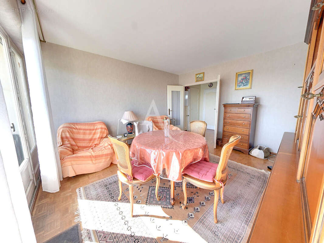 Appartement à LE PERREUX-SUR-MARNE