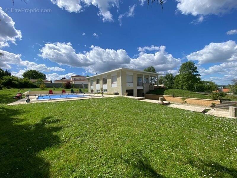 Maison à SAINTE-LIVRADE-SUR-LOT
