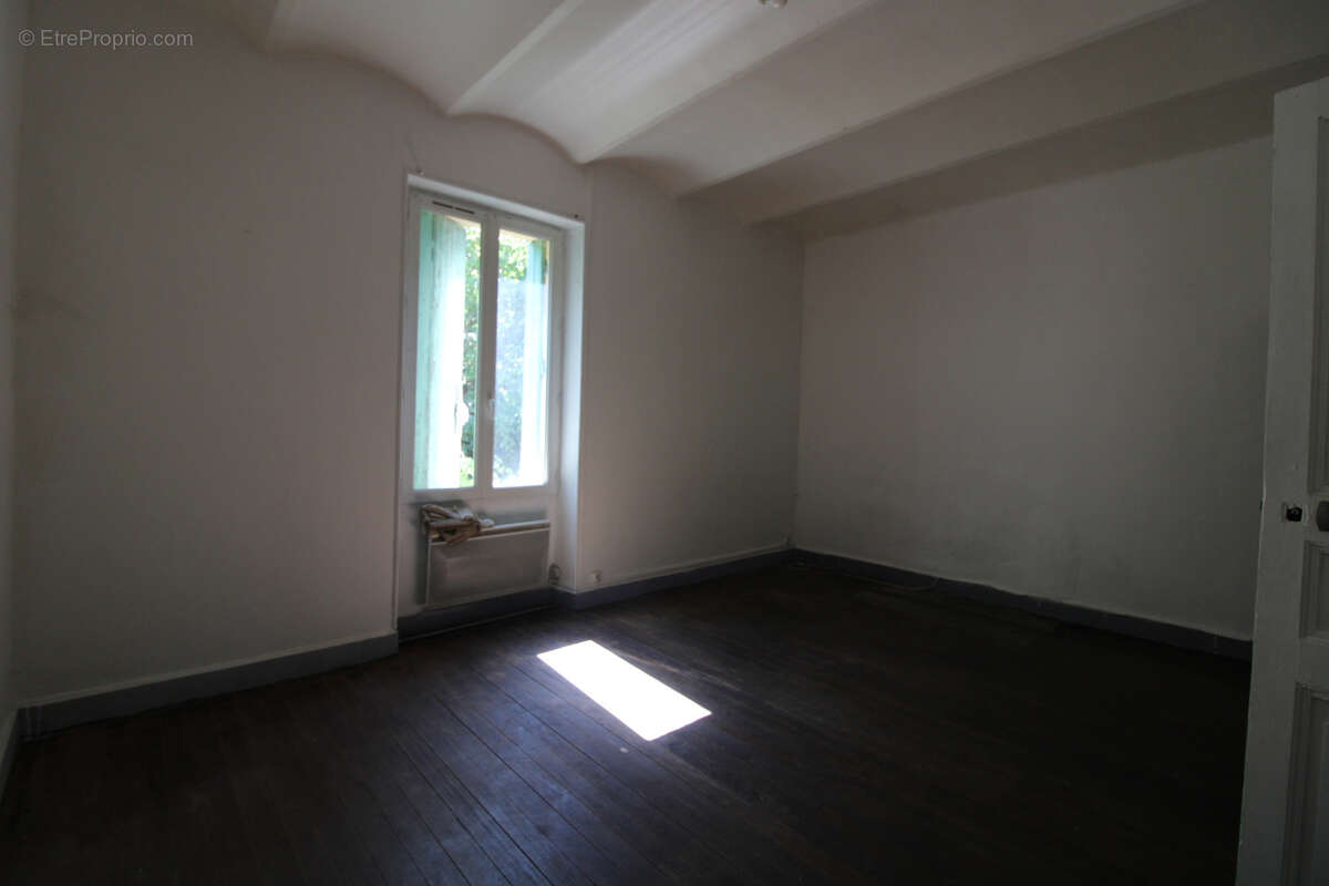 Appartement à SAINT-PAUL-LE-JEUNE