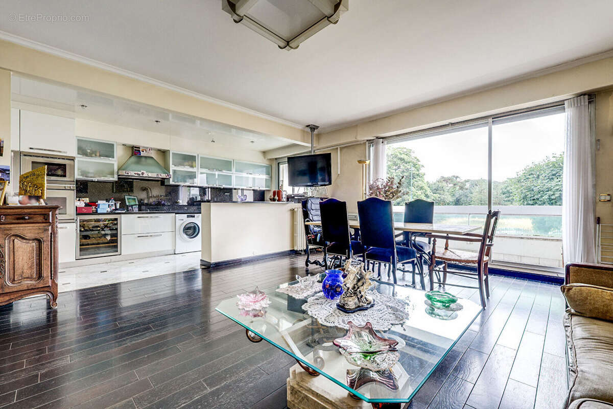 Appartement à CHARENTON-LE-PONT