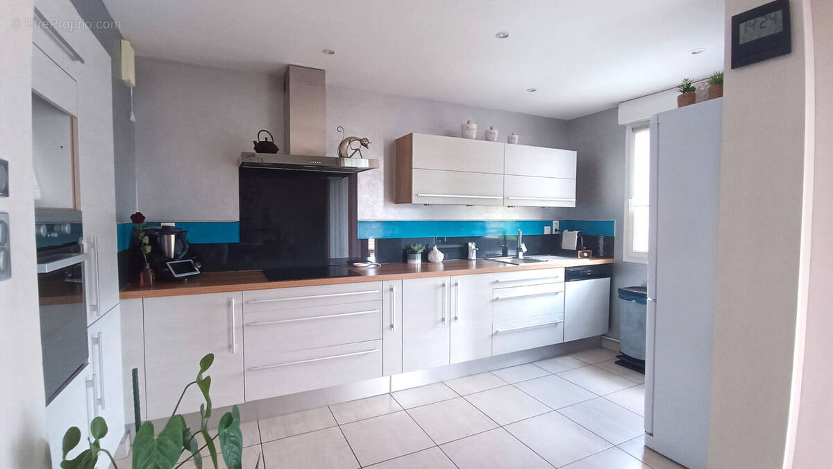 Appartement à ONET-LE-CHATEAU
