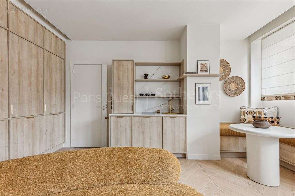 Appartement à PARIS-8E