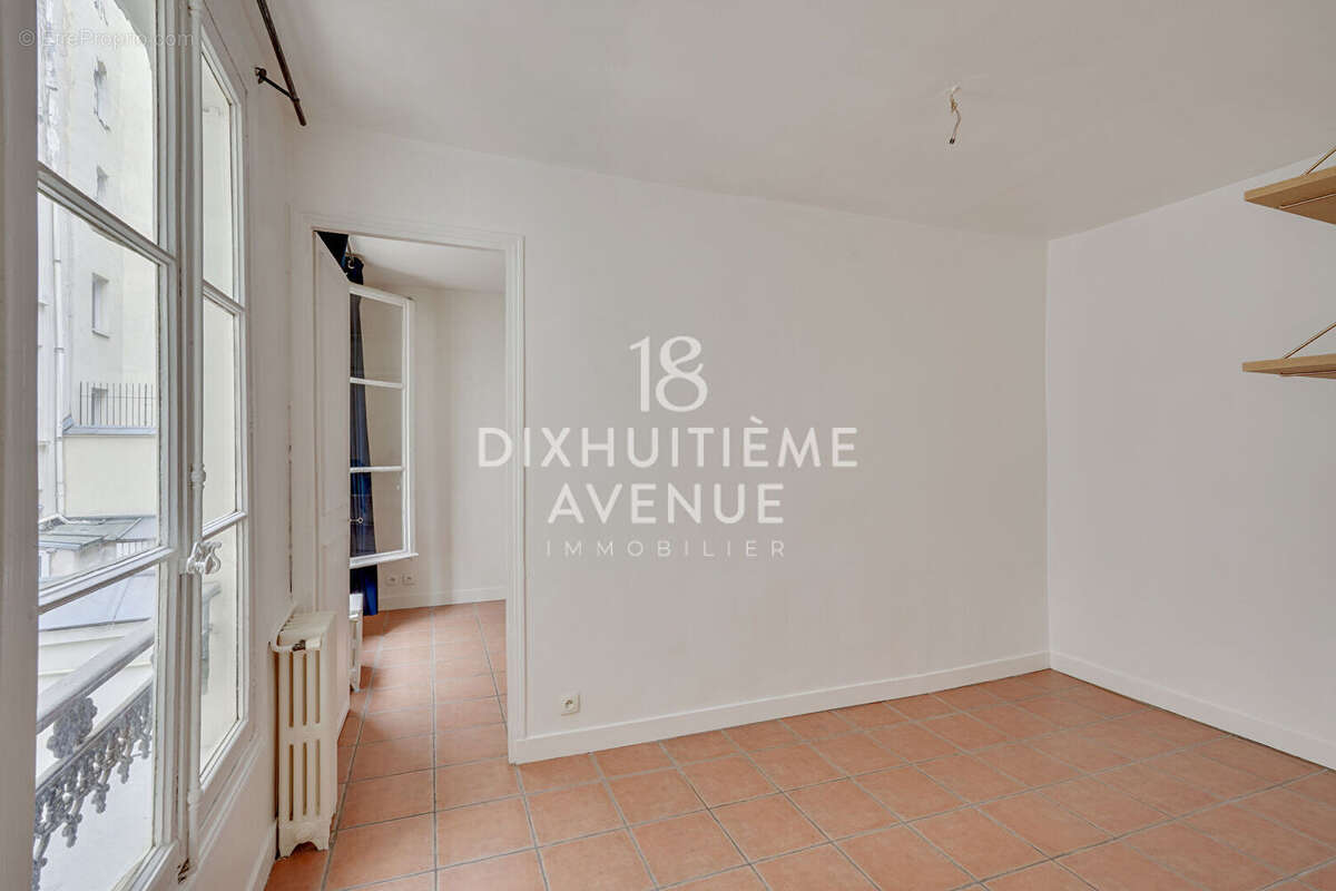 Appartement à PARIS-18E