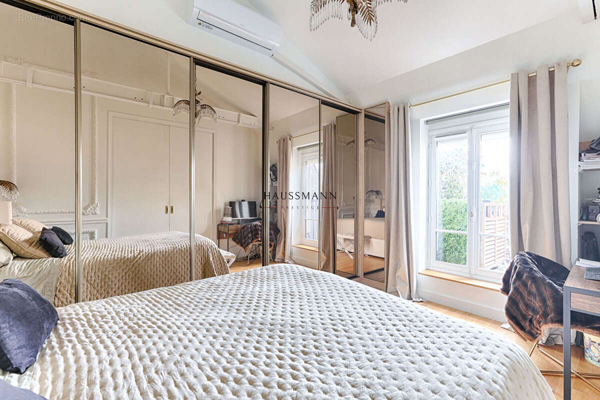Appartement à PARIS-8E