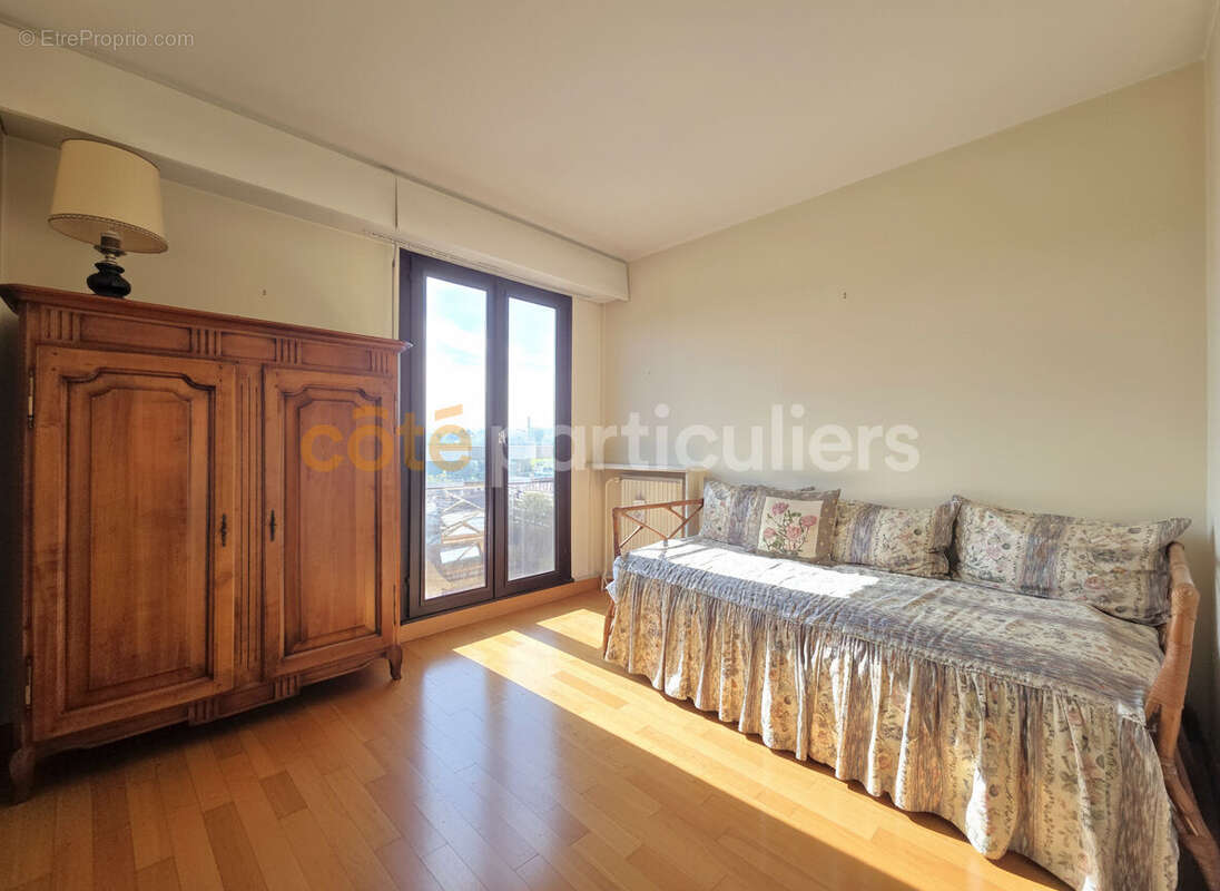 Appartement Saint Germain En Laye 5 pièce(s) 94 m2 - Balcon - Double Box - photo 10