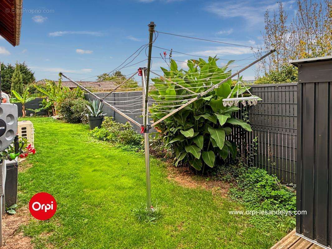 Maison à COURCELLES-SUR-SEINE