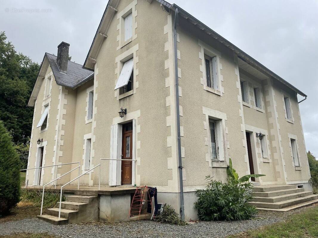 Maison à LANOUAILLE