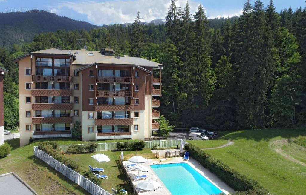 Appartement à MORILLON