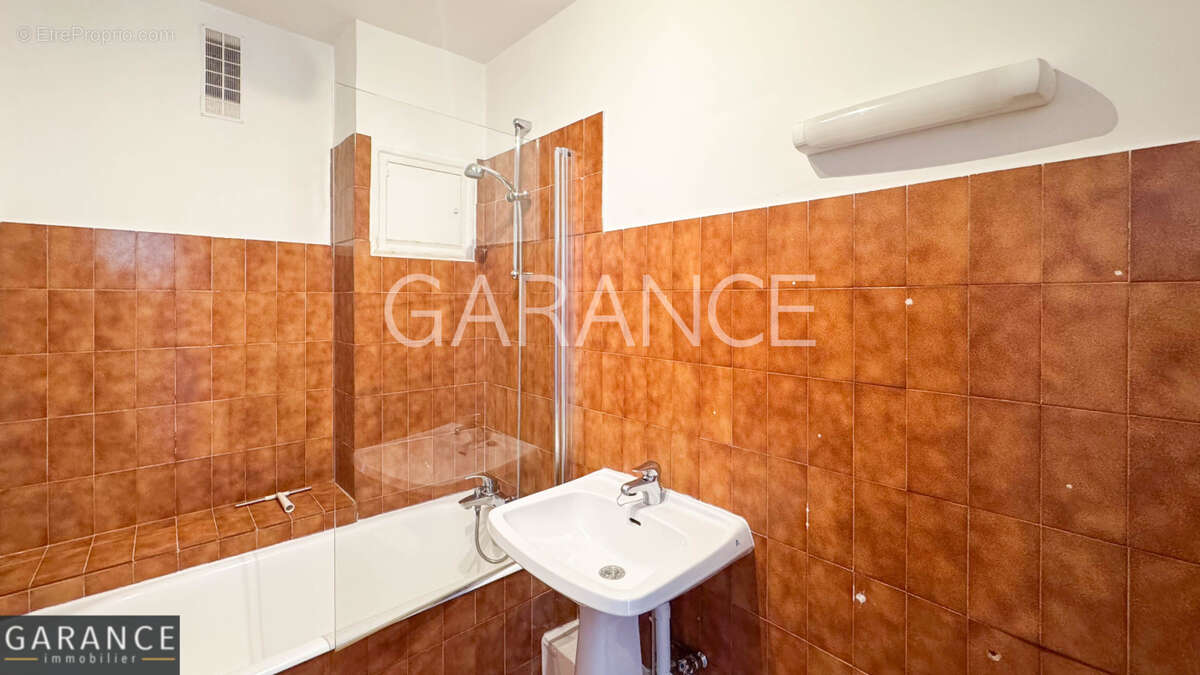 Appartement à PARIS-14E