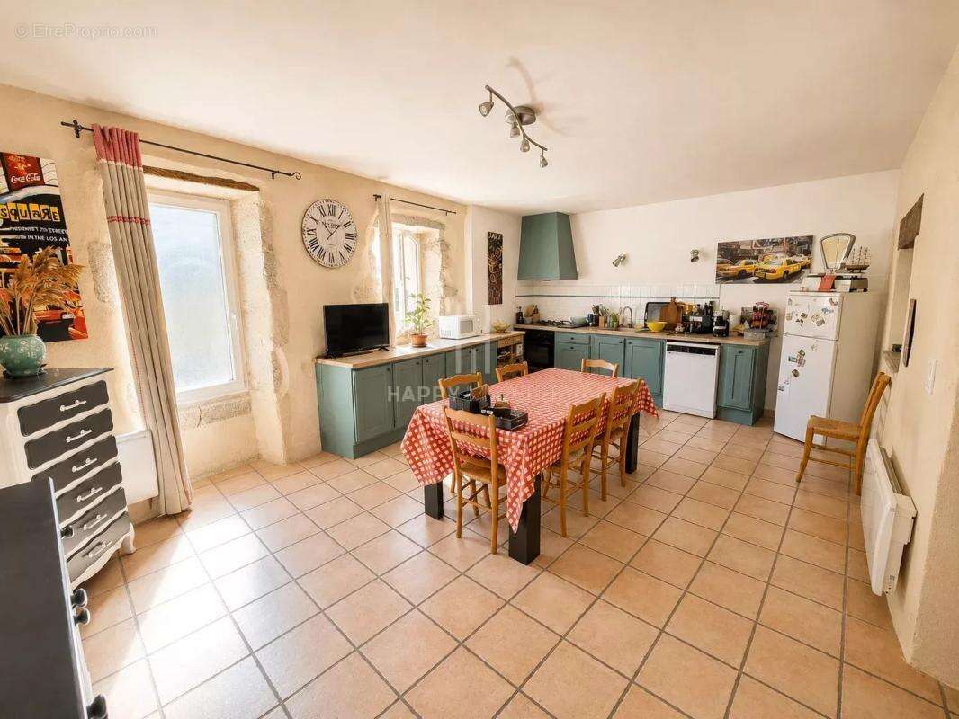 Maison à MOLLEGES