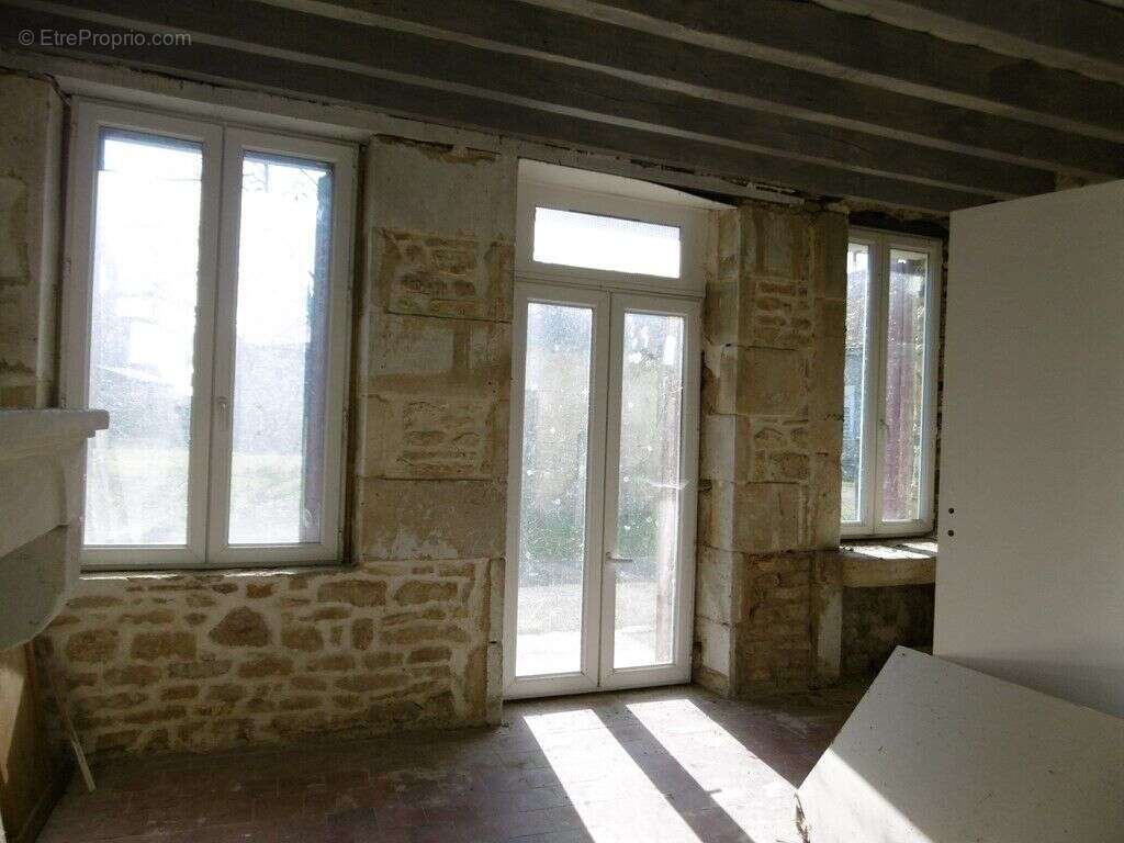 Maison à VARENNES-LES-NARCY