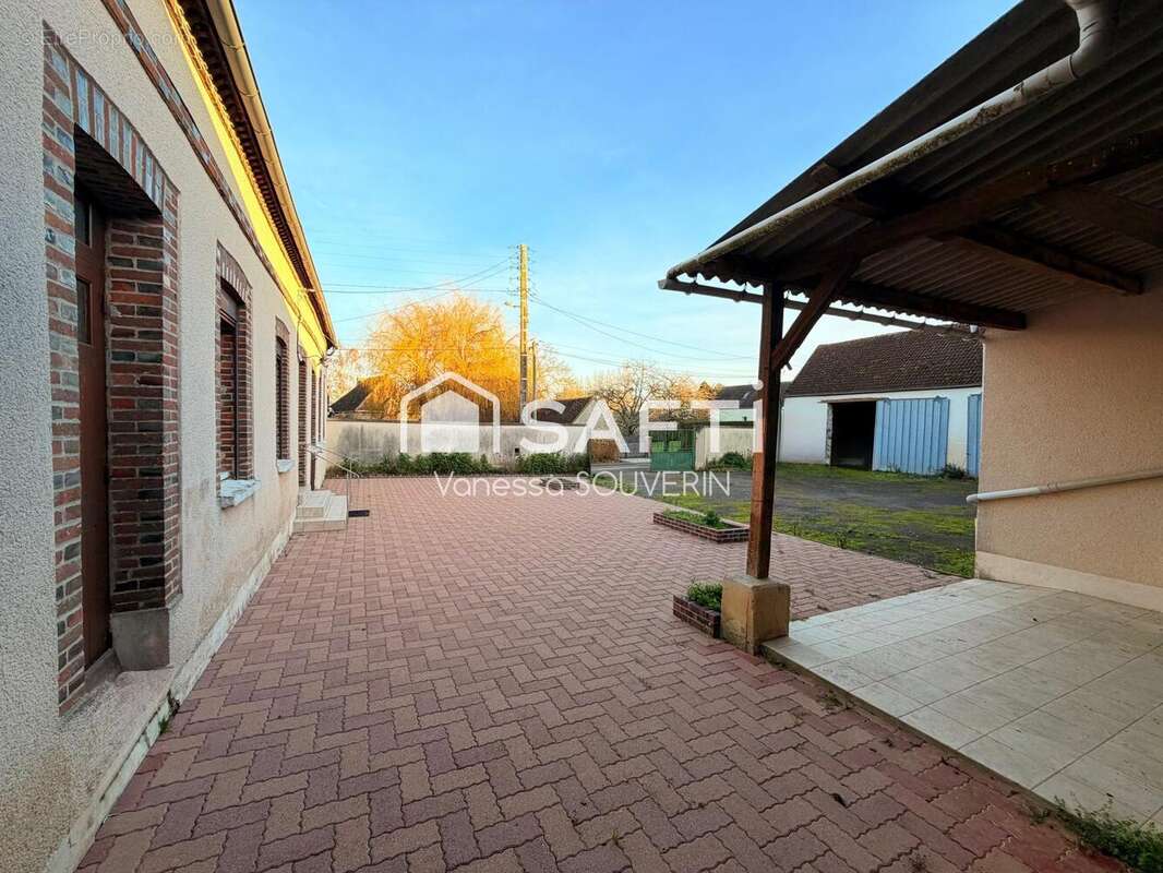 Photo 8 - Maison à LA LOUPTIERE-THENARD