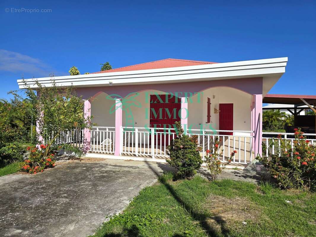 Maison à CAPESTERRE-DE-MARIE-GALANTE