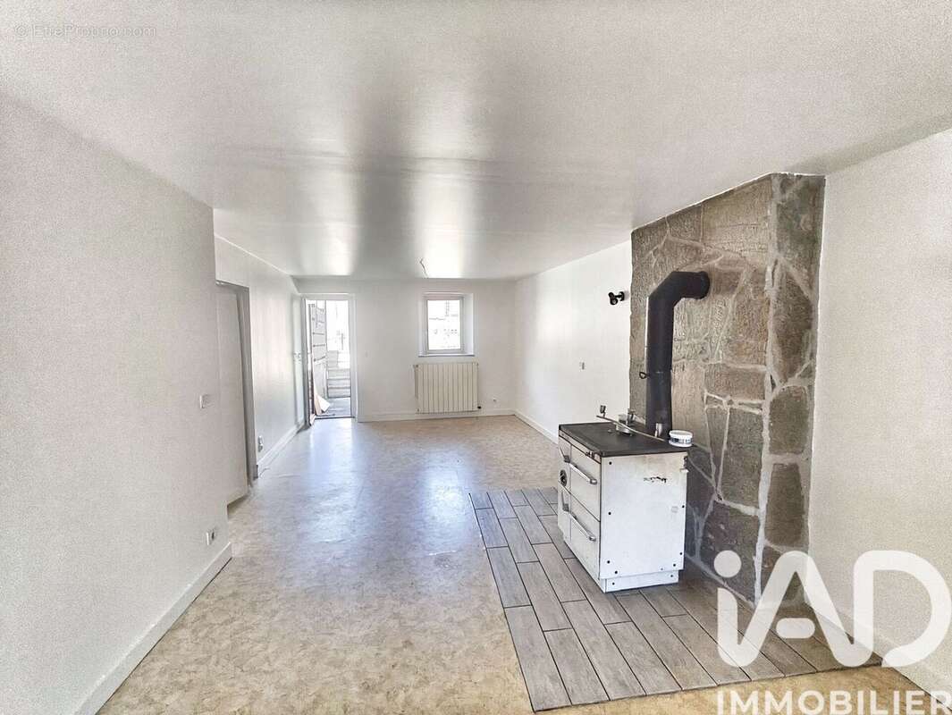 Photo 2 - Maison à SAINT-PIERRE-D'ALBIGNY