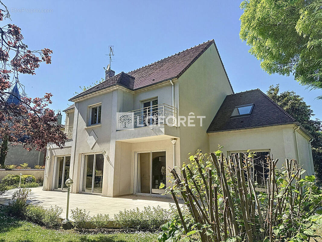 Maison à CHAMPIGNY-SUR-MARNE