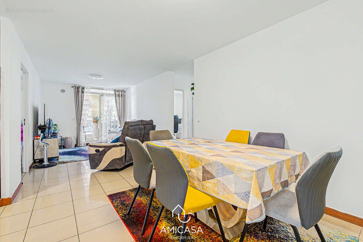 Appartement à SAINT-DENIS