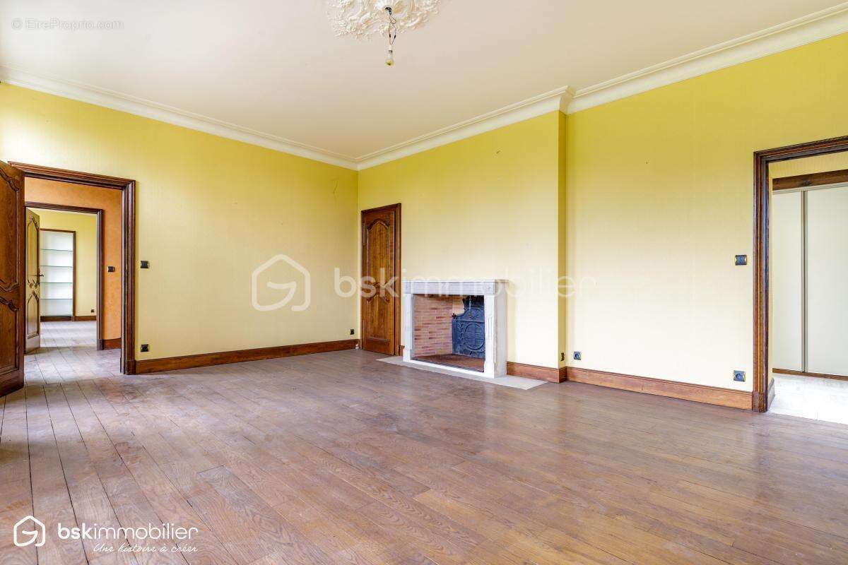 Maison de caractère 326 m² – Hyper-centre Châteauroux – Gros potentiel - photo 10