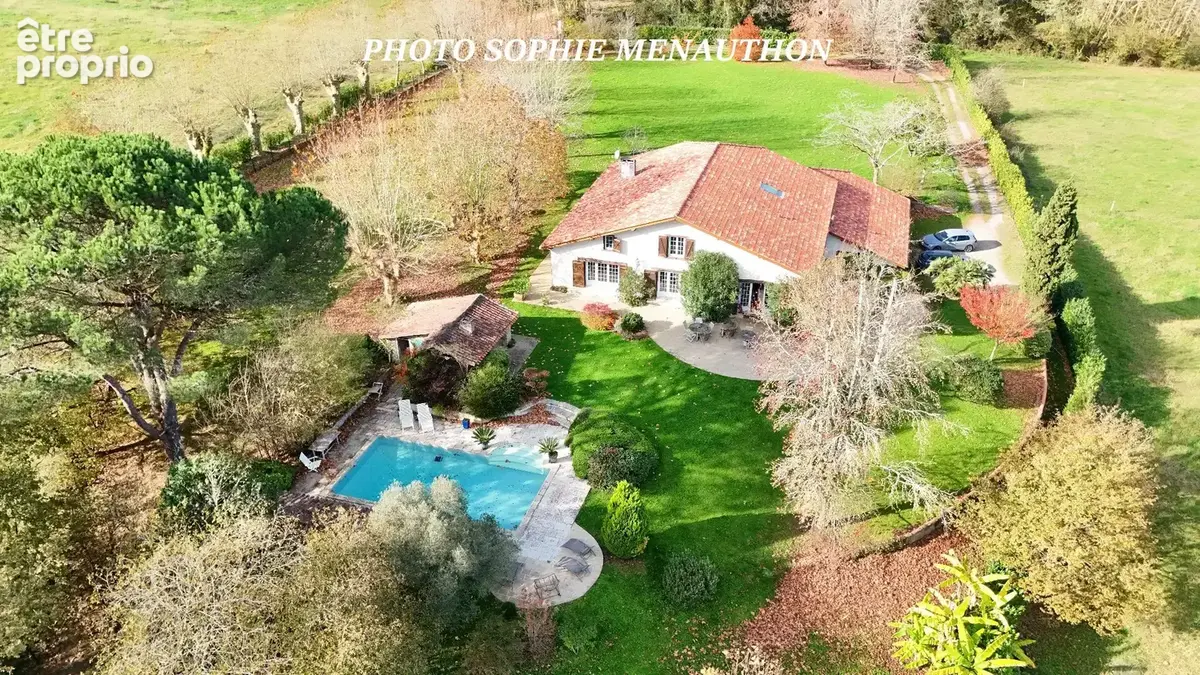 Propriete de type t8 de 292 m2 + 2 dependances + piscine + 3 garages - photo 29