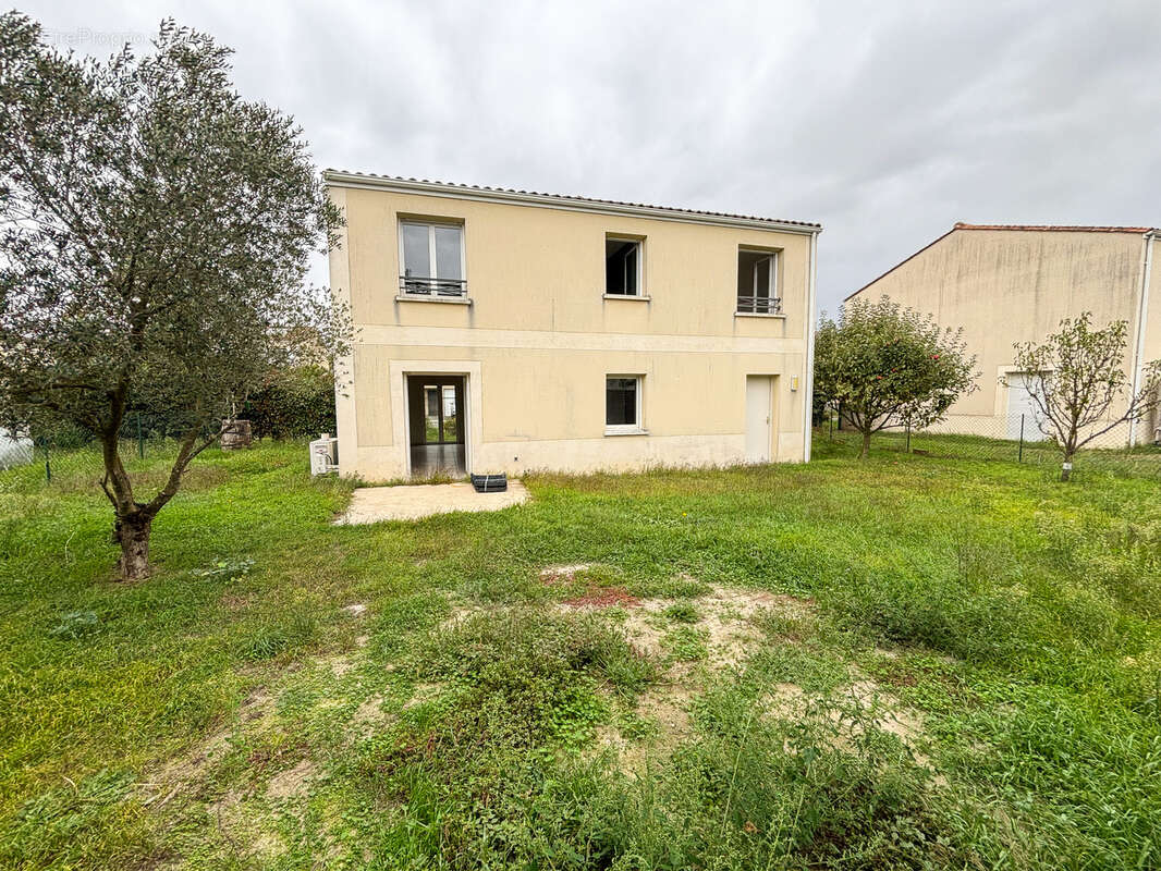 Maison à VILLENAVE-D&#039;ORNON