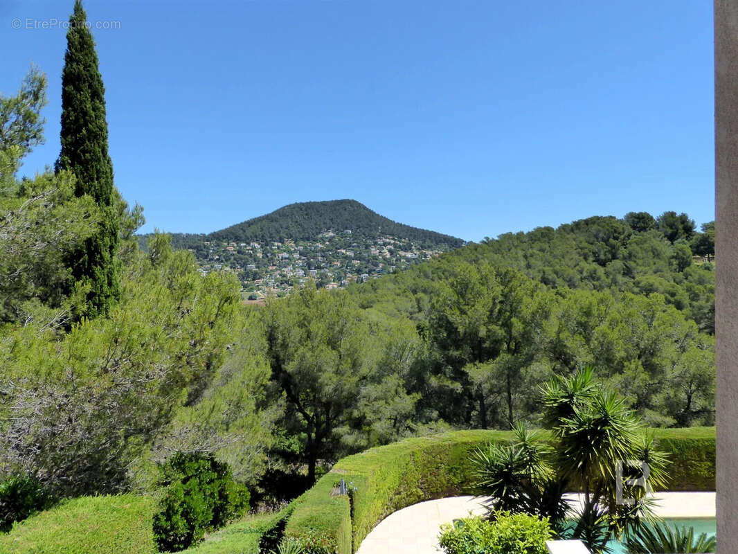 Maison à CARQUEIRANNE