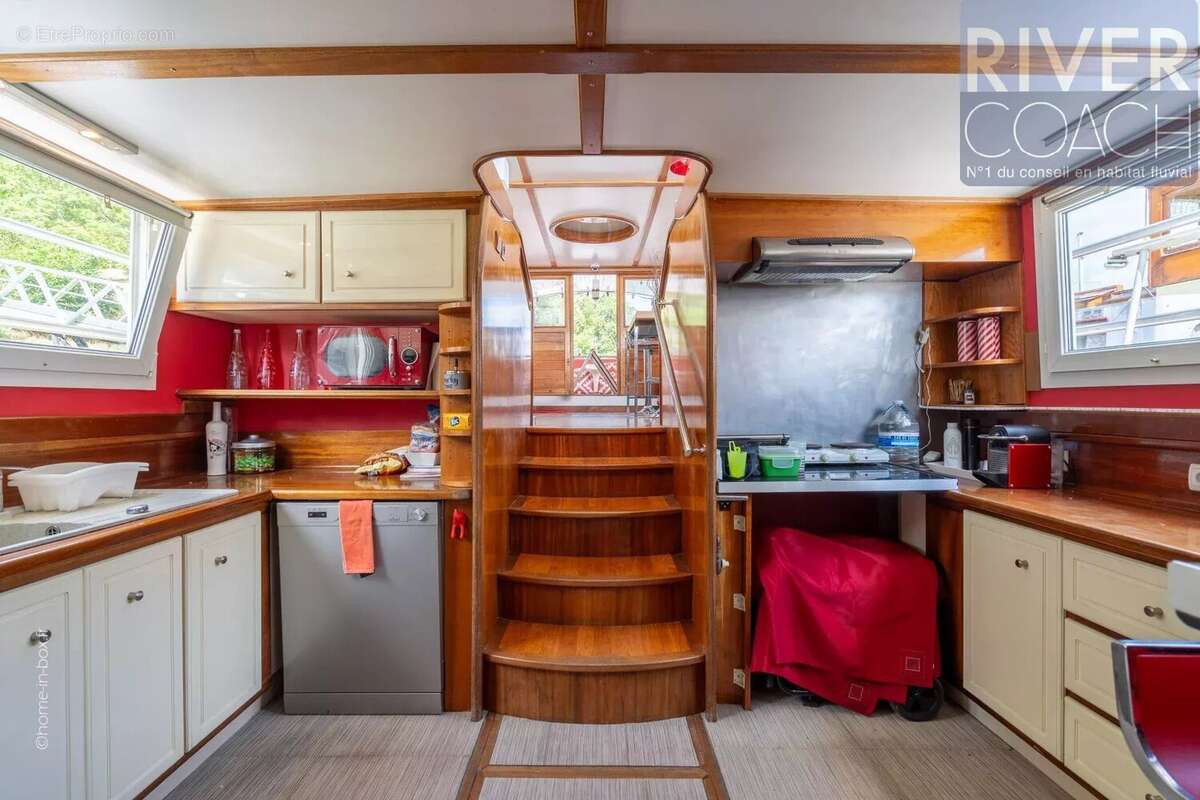 Péniche à vendre à Asnières-sur-Seine dans un port sécurisé - photo 4
