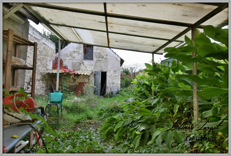 Maison à NEUILLY-SAINT-FRONT