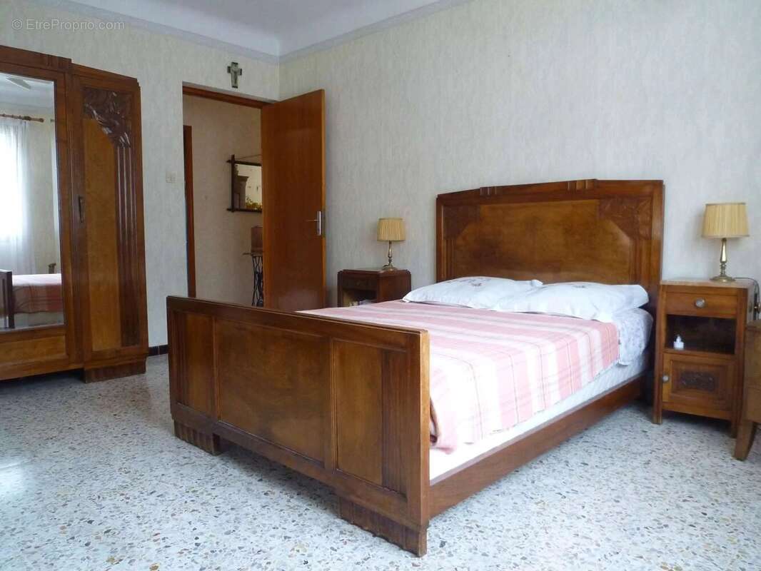 Maison à PUGET-THENIERS