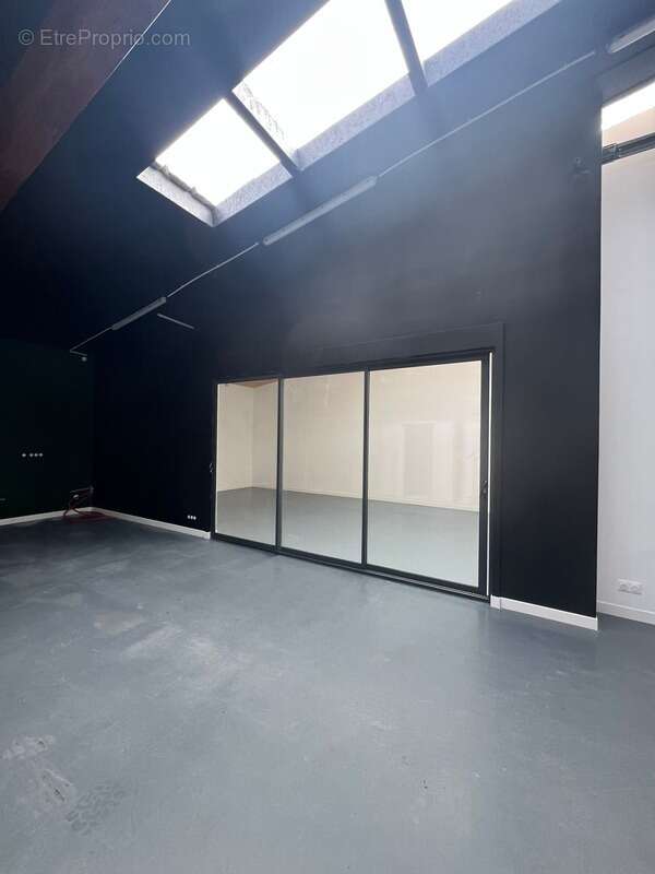 Commerce à SAINT-VIVIEN