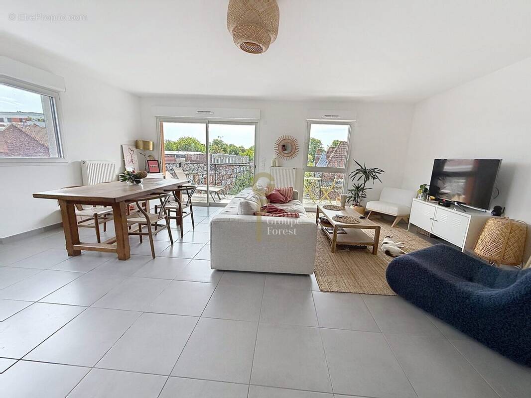Appartement 82 m² à La Madeleine  - photo 2