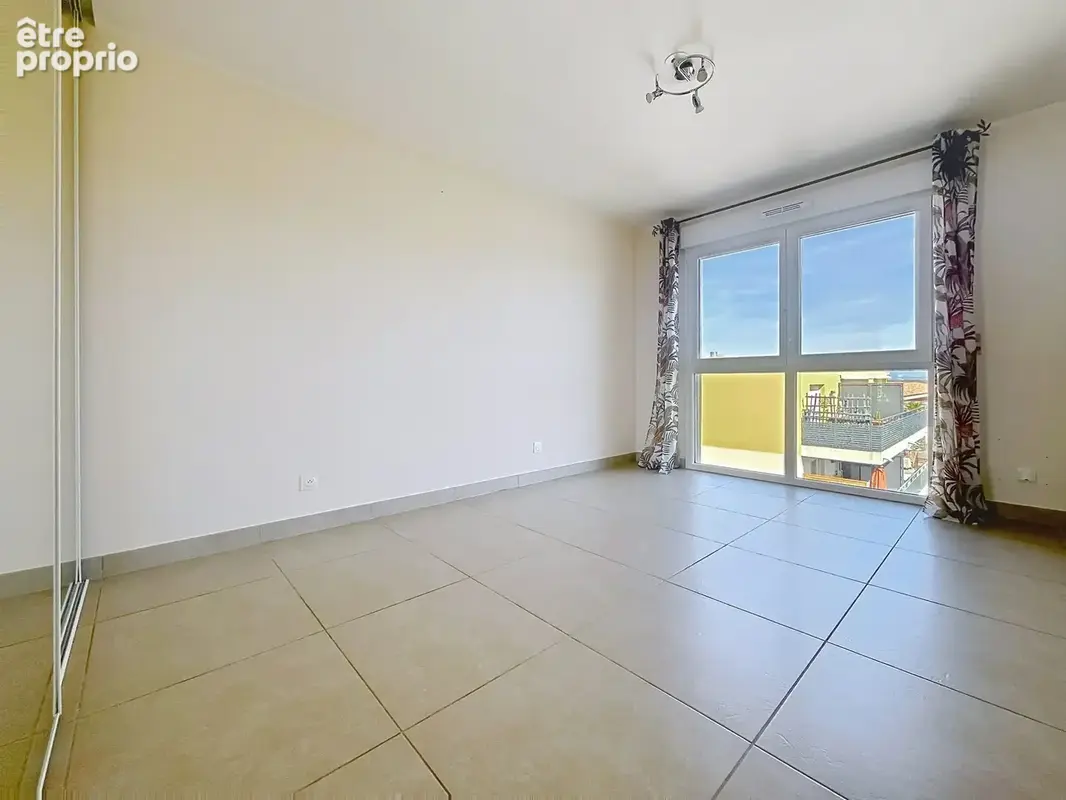 Appartement 4 pièces 89 m² à vendre à Villeneuve-Les-Avignon (30400) - photo 4