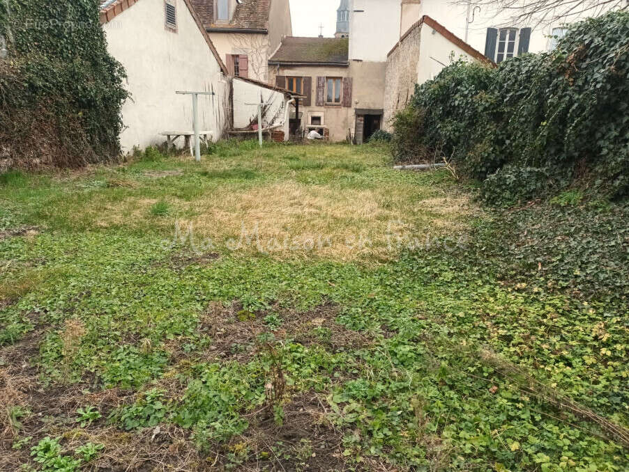 Maison à SAINT-POURCAIN-SUR-SIOULE