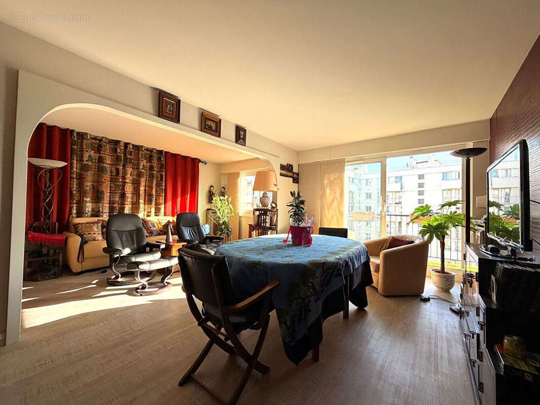 Appartement à PARIS-19E