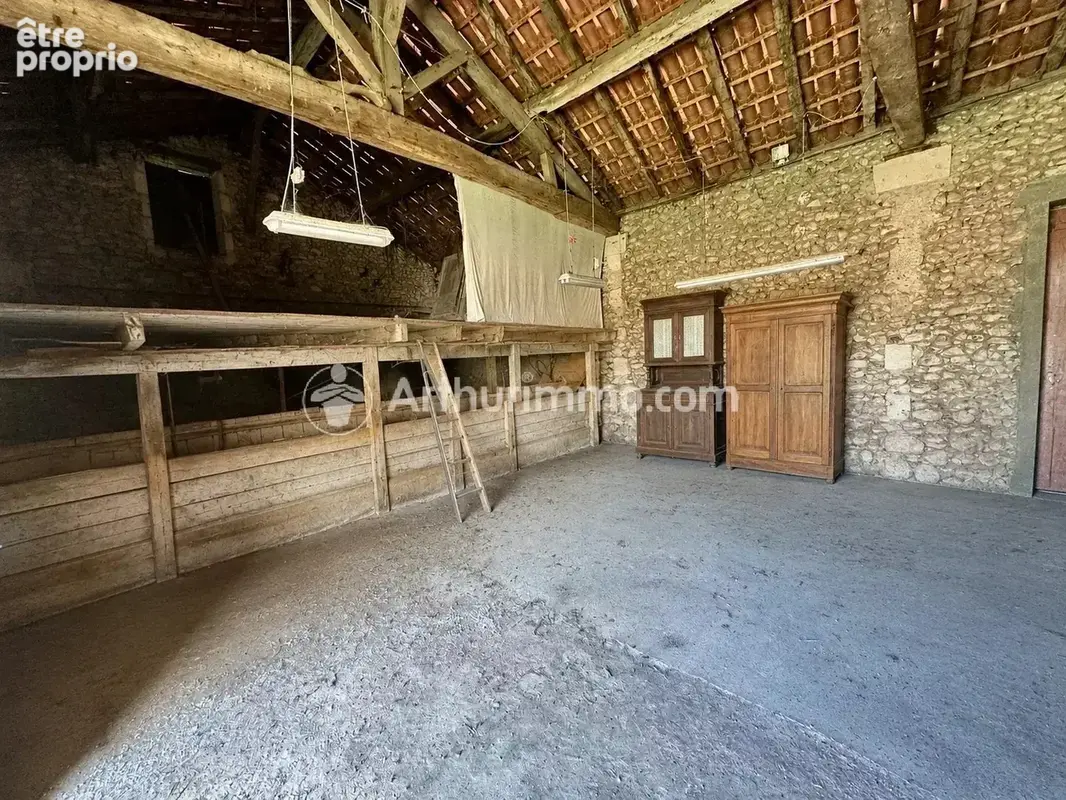 Maison  99 m², 3 ch + 2 granges attenantes - photo 10