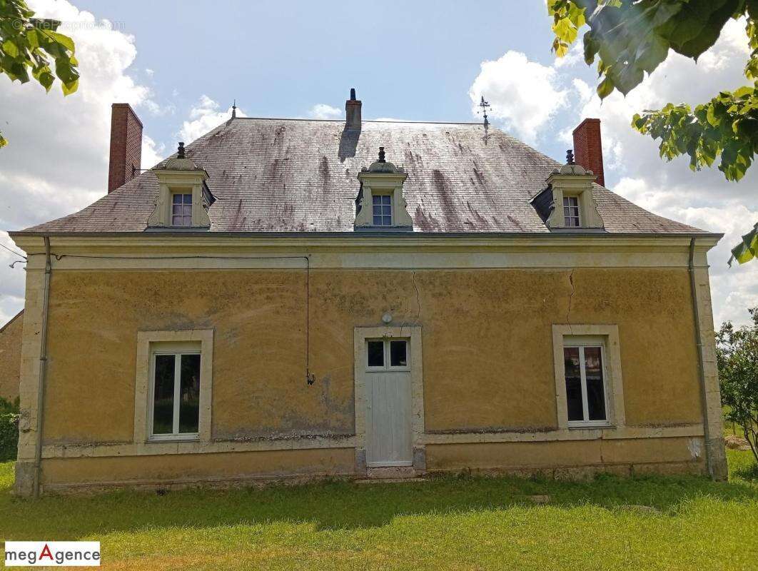 Maison  5 pièces,  cave et dépendance - photo 3