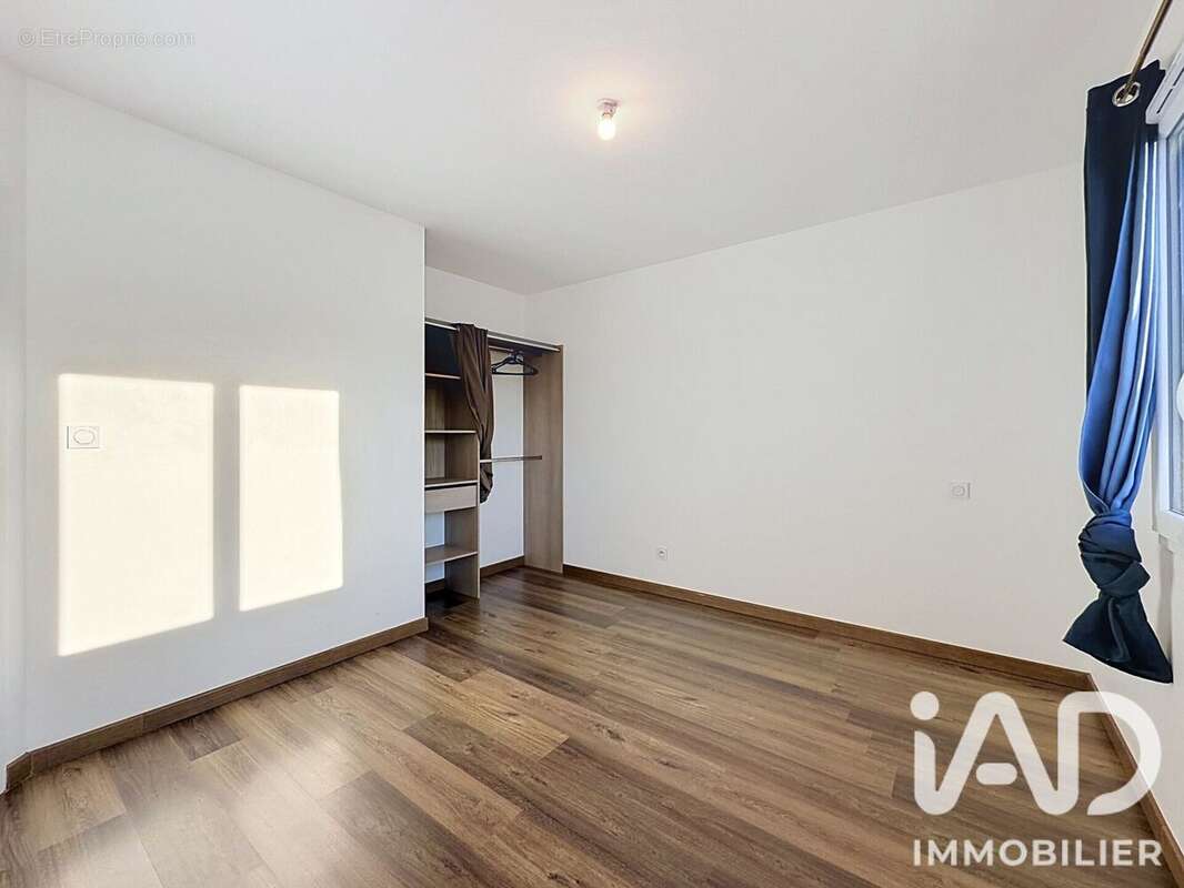 Maison 106 m² à Bussac-Foret  - photo 8