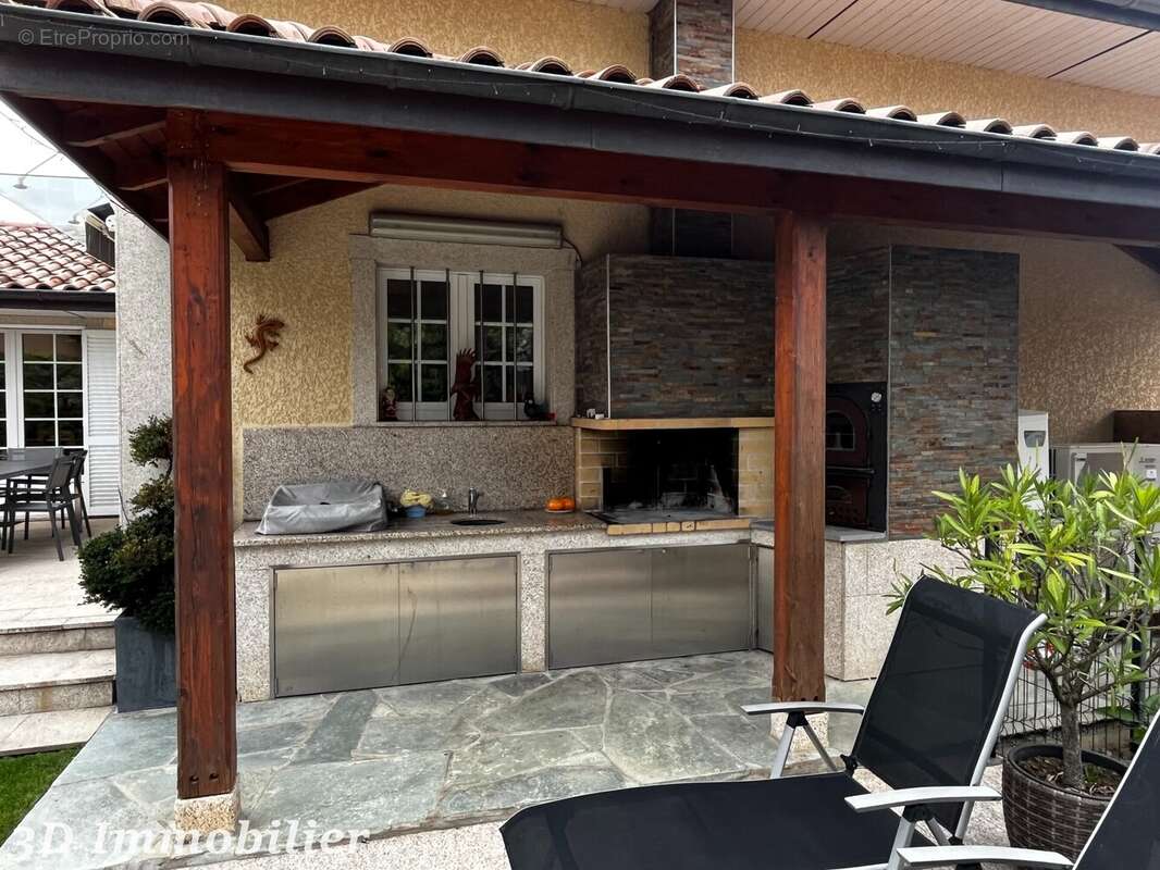Maison 255 m² à Douvaine  - photo 5