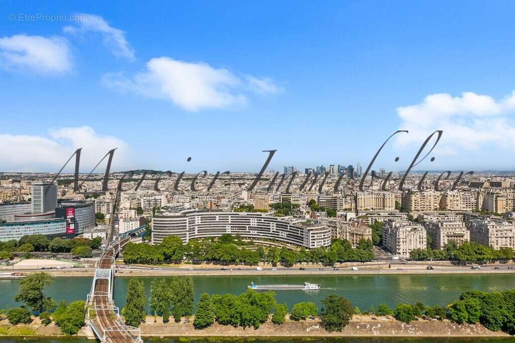 Appartement à PARIS-15E