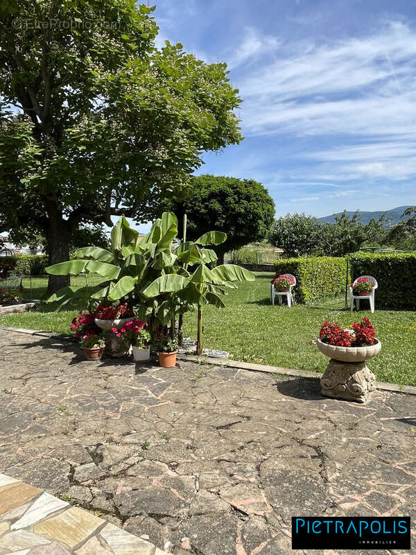 Maison à GENILAC
