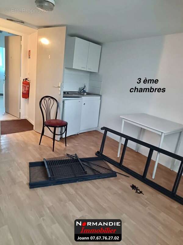 Commerce à MALAUNAY