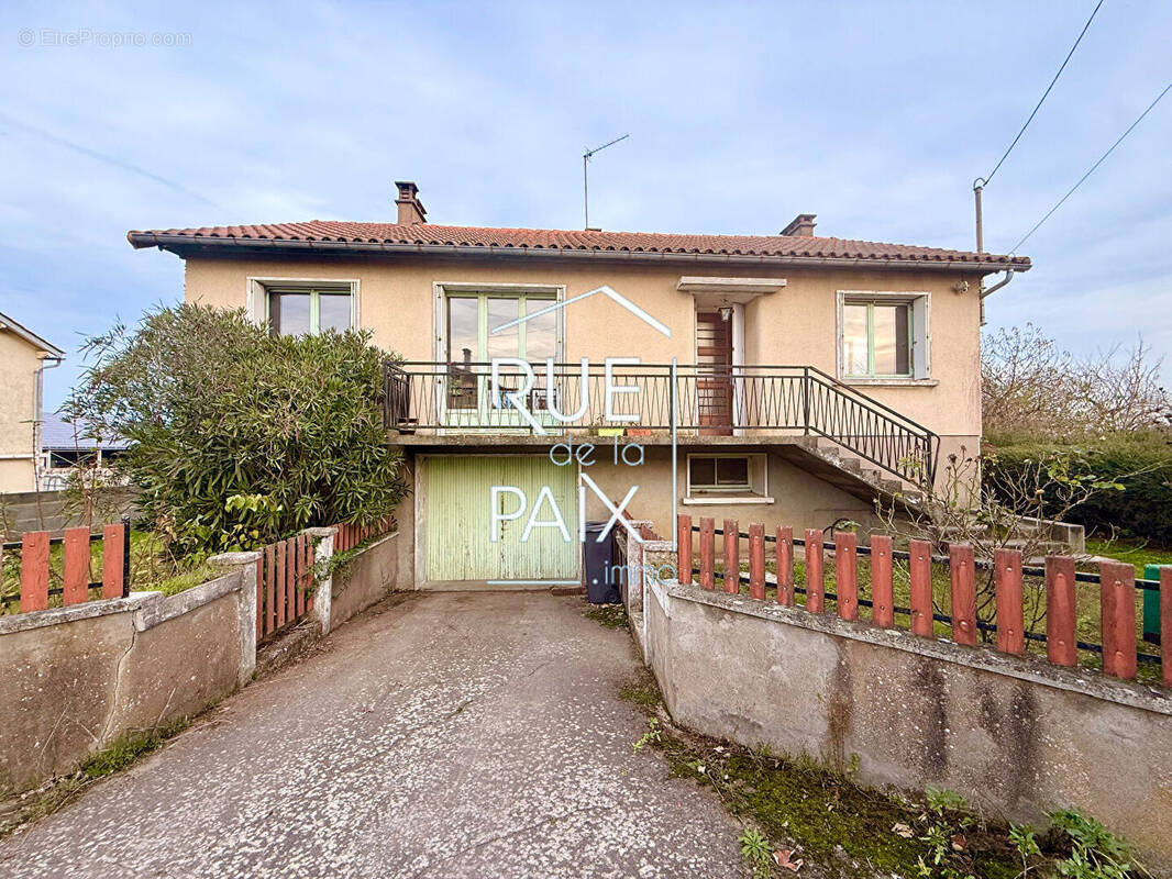 Maison à SAINT-VARENT