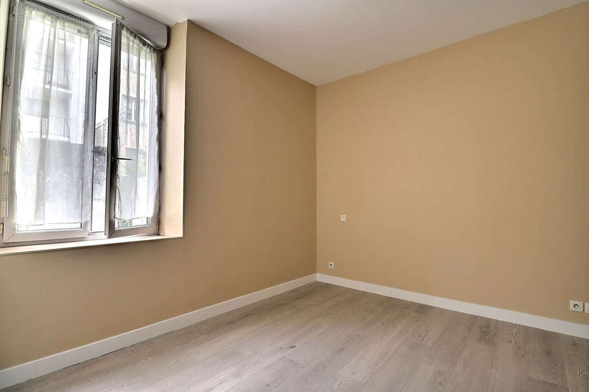 RARE - Coeur de Pau : T3 de 76 m² avec Grand Jardin au Calme Absolu - photo 6