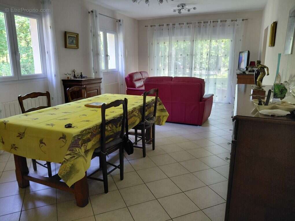 Maison à GRAYAN-ET-L'HOPITAL