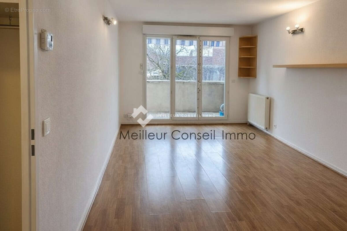 Appartement à LE BLANC-MESNIL