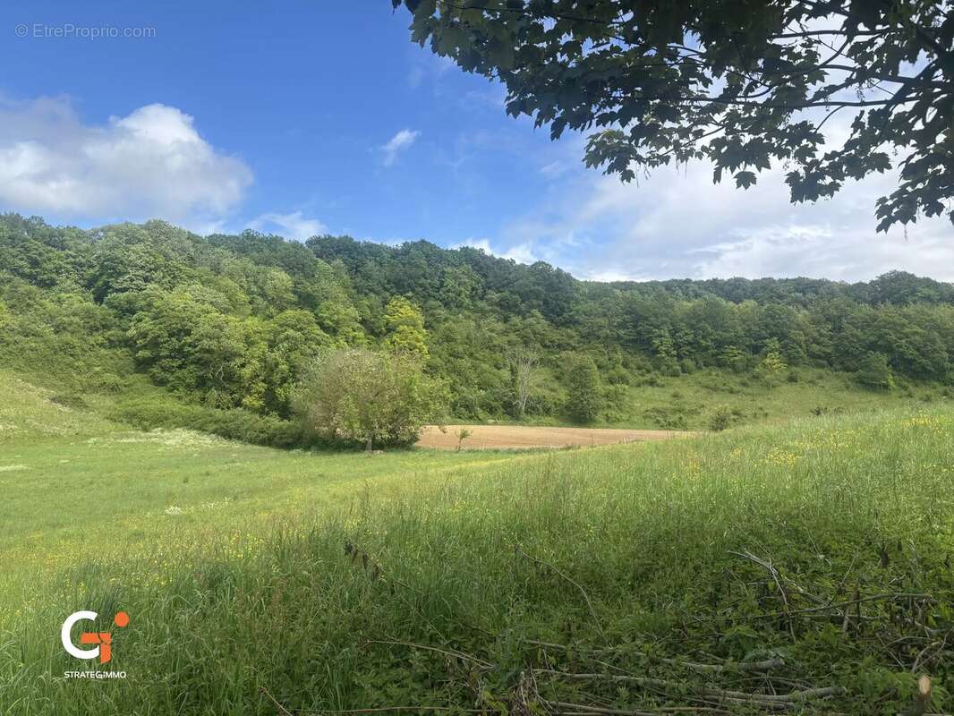 Terrain à CROISY-SUR-ANDELLE