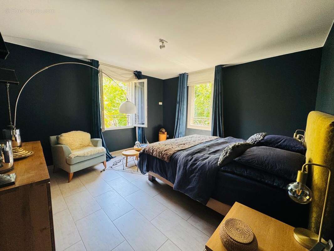 Maison 135 m² à Saint-Martin-De-La-Brasque  - photo 7