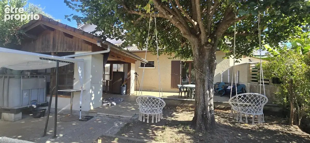 Centre ville / jardin / a renover - photo 2