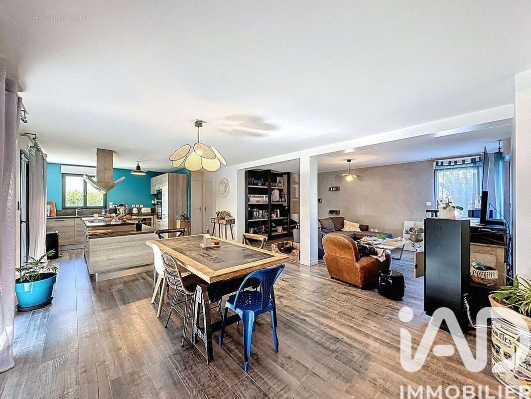 Photo 3 - Maison à CORQUILLEROY