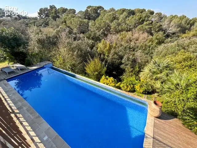 Antibes residentiel belle bastide 10 pieces 295 m2 sur un terrain de 3000 m2 - photo 3